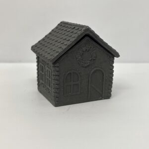 Handgefertigtes Deko-Häuschen mit Duftkerze im Inneren